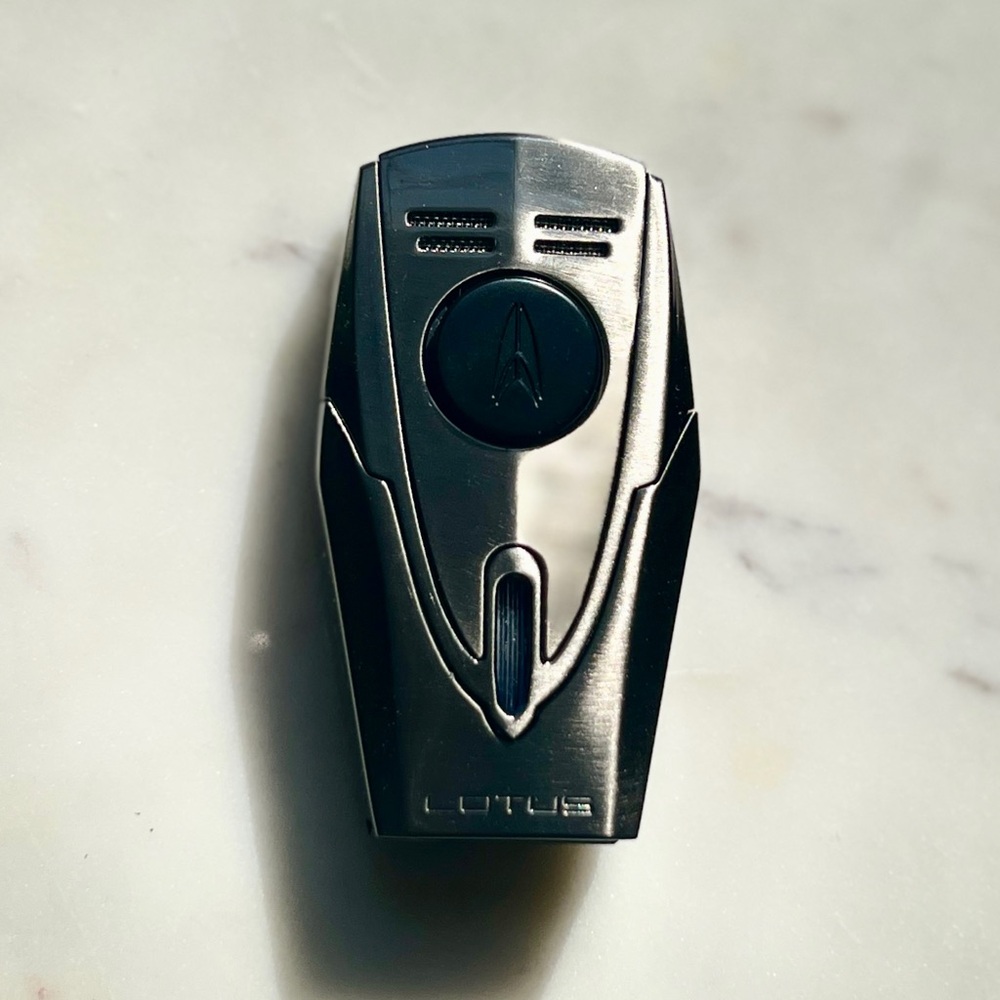 Lotus Fury Cigar Lighter - Picture 8 of 8